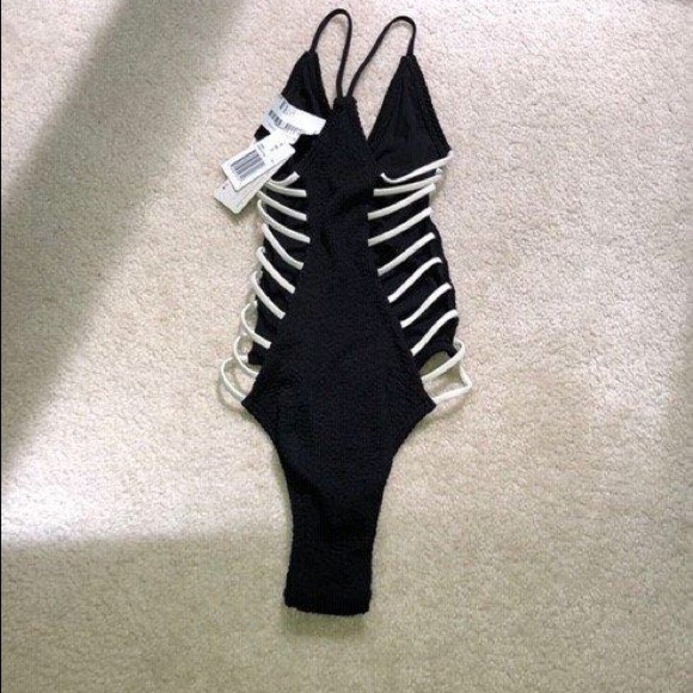 LSPACE black bathing suit - size 4